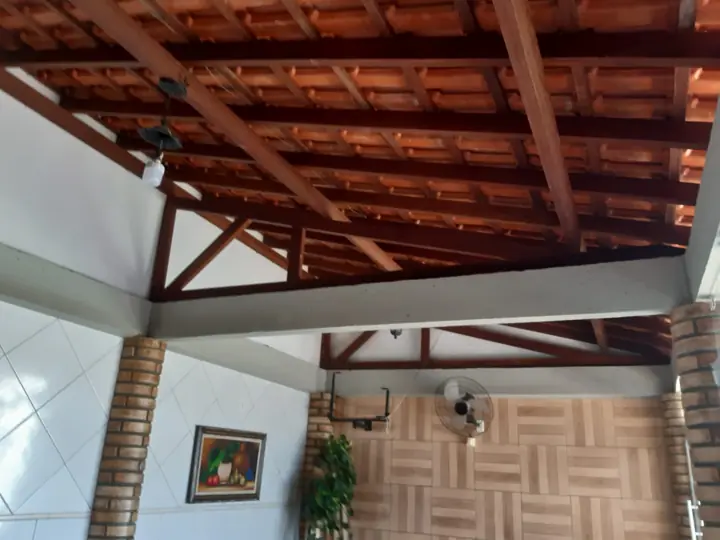 Troca de telhas e ajuste de calhas em Palhoça